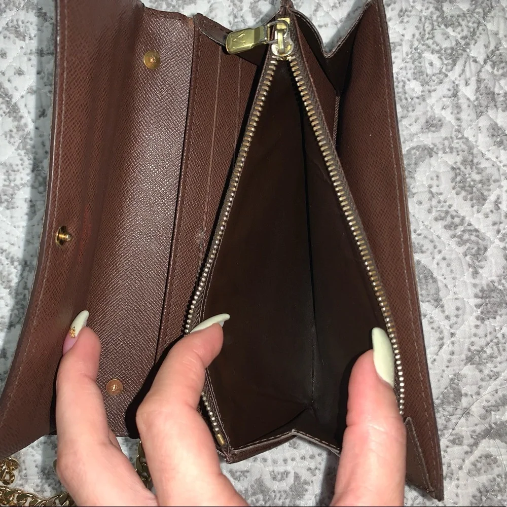 Louis Vuitton Handbag - Picture 5 of 9